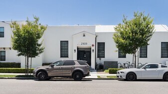 Oasis on Orchard in Los Angeles, CA - Building Photo