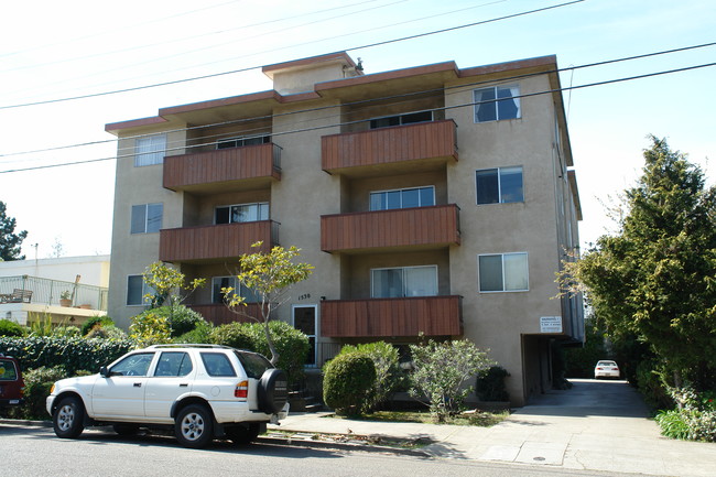 1530 Henry Street in Berkeley, CA - Foto de edificio - Building Photo