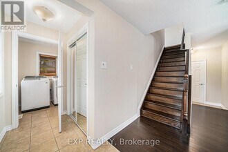 301 Gallantry Way in Ottawa, ON - Building Photo - Building Photo