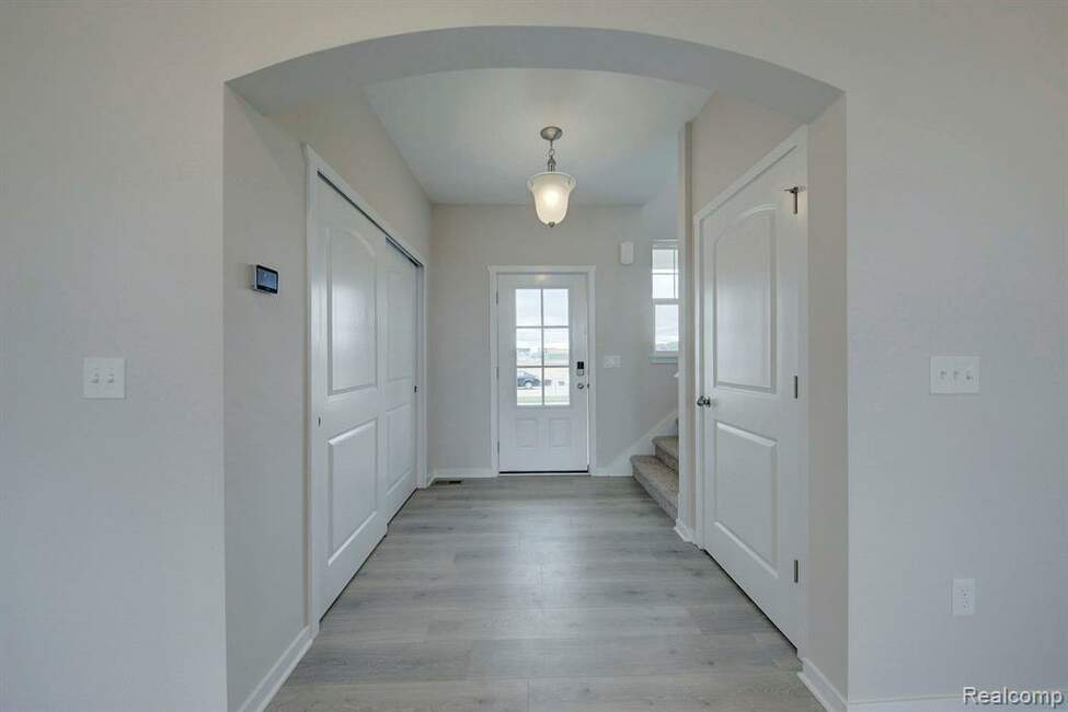 2123 Steelwood Dr in Howell, MI - Building Photo