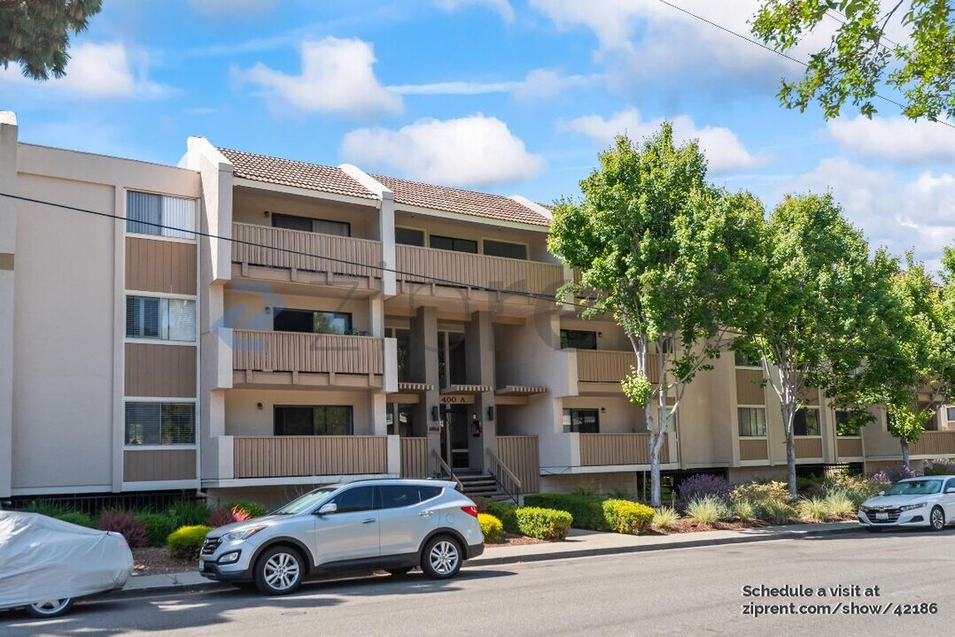 400 Ortega Ave in Mountain View, CA - Building Photo