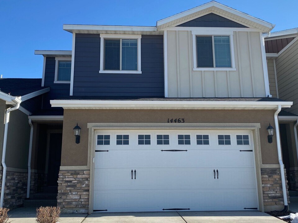 14463 S Edgemere Dr in Herriman, UT - Building Photo