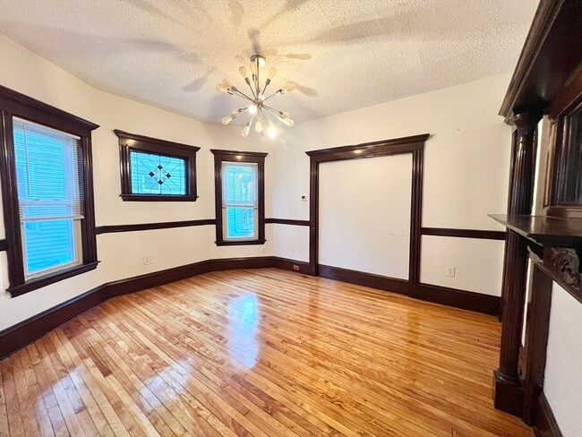 18 Sherman St in Everett, MA - Building Photo - Building Photo