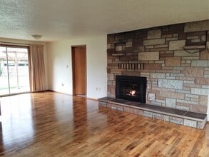 4460 SE Orchard Ln in Port Orchard, WA - Building Photo - Building Photo