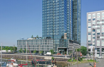 Vantage -  Phase II in Jersey City, NJ - Building Photo - Building Photo