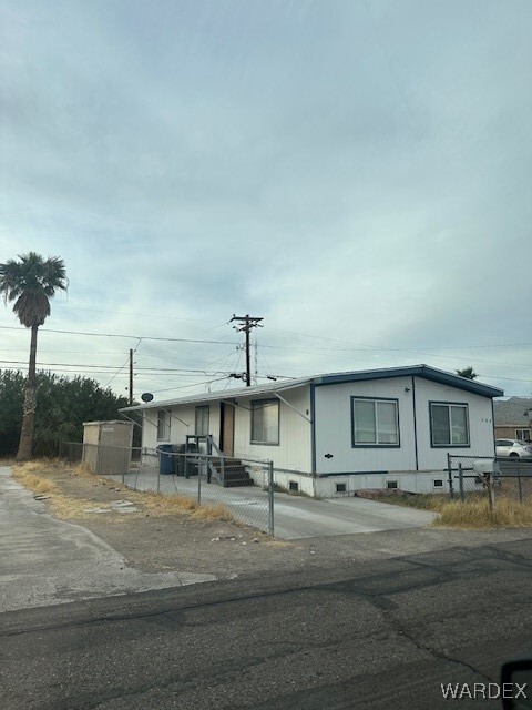 504 Harbor Dr in Bullhead City, AZ - Building Photo