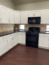 951 Oak Terrace Dr in Willis, TX - Building Photo - Building Photo