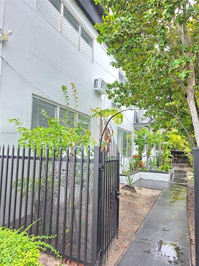 824 82nd St in Miami Beach, FL - Building Photo - Building Photo