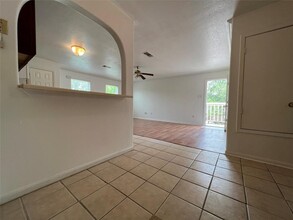 4542 Otterbury Dr-Unit -D in Houston, TX - Building Photo - Building Photo