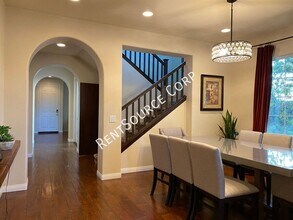 24310 Las Palmas St in Santa Clarita, CA - Building Photo - Building Photo