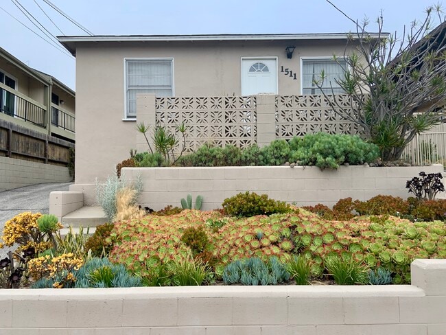 1511 Artesia Blvd, Unit 4