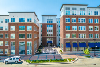 The Banks Student Living in Coralville, IA - Foto de edificio - Building Photo