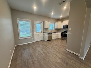 9919 Landry Dr in Barling, AR - Building Photo - Building Photo