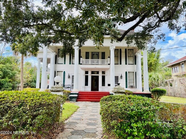 property at 1120 Acosta St