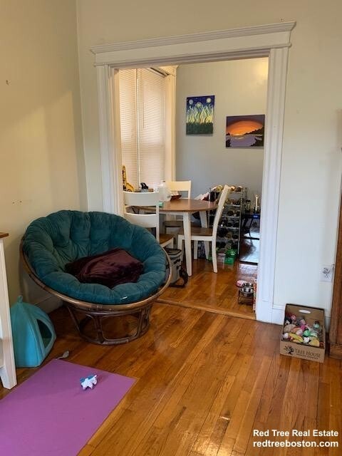 1637 Commonwealth Avenue, Unit 10 in Boston, MA - Foto de edificio - Building Photo