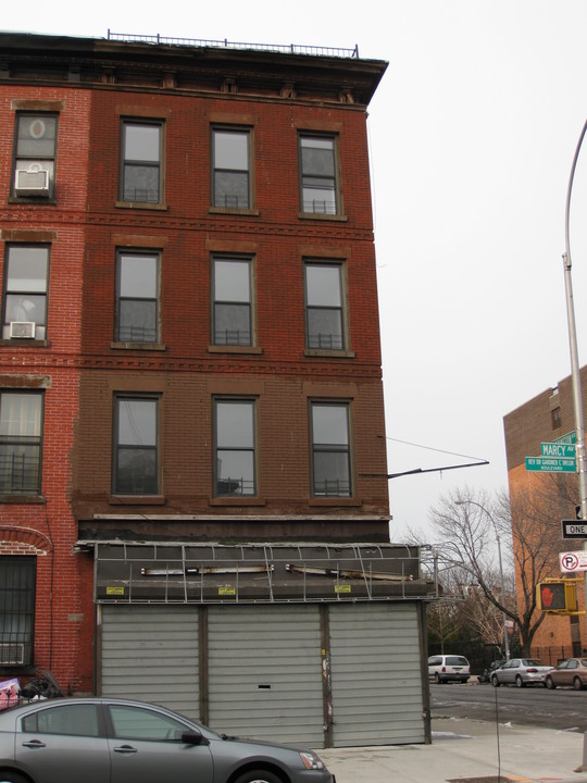 756 Marcy Ave in Brooklyn, NY - Building Photo