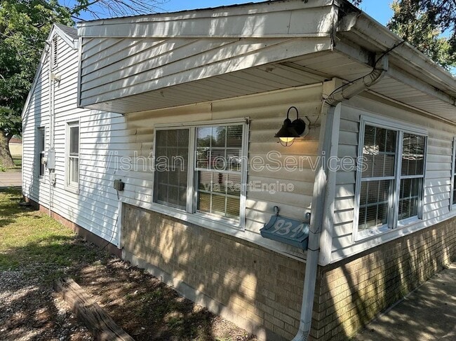 property at 934 W Jefferson St