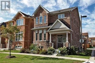 76 Rustle Woods Ave in Markham, ON - Building Photo