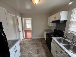2116 Finchley Dr in Charlotte, NC - Building Photo - Building Photo