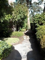 18035 Upper Midhill Dr, Unit Garden Apartment in West Linn, OR - Building Photo