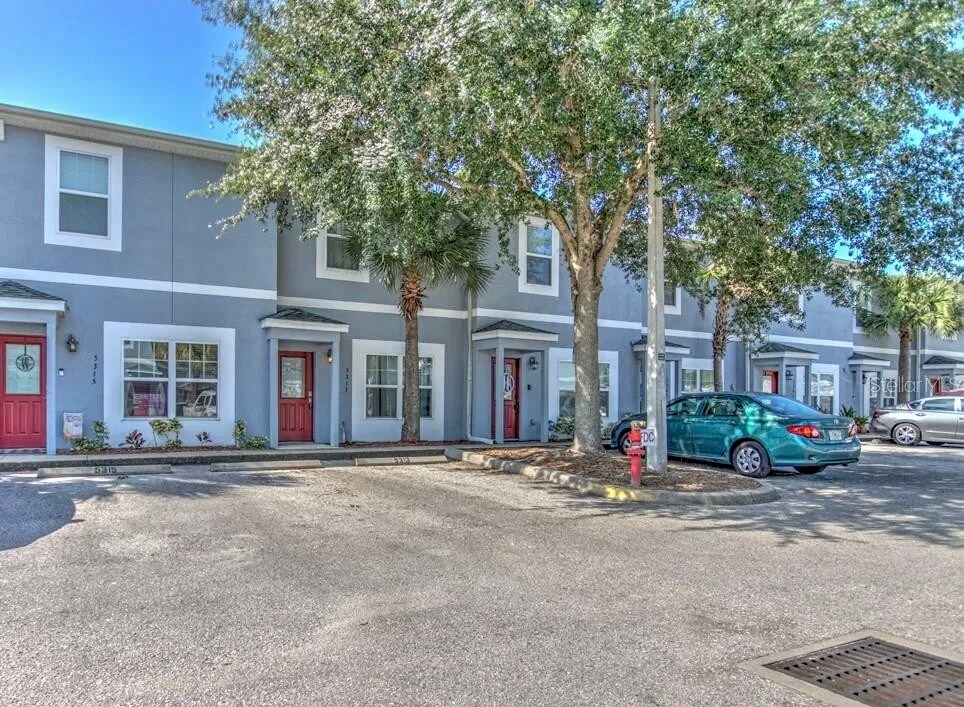 5313 Terraza Ct in Temple Terrace, FL - Building Photo