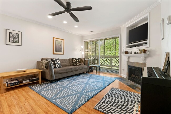 1006 Kingswood Dr in Chapel Hill, NC - Building Photo - Building Photo