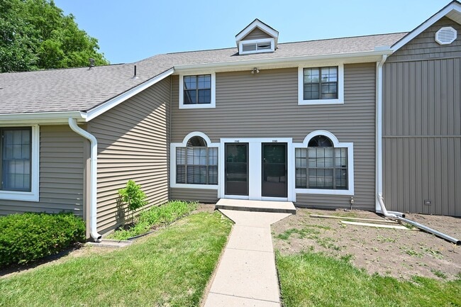 property at 1143 Hampton Ln
