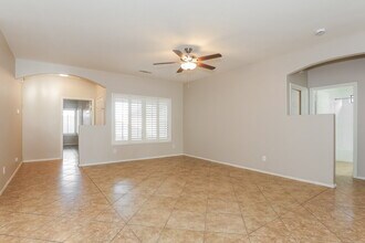 1913 S 83rd Dr in Tolleson, AZ - Foto de edificio - Building Photo