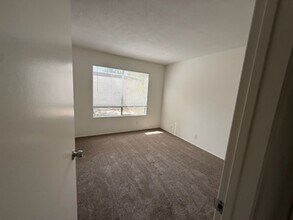 4167 Peregrine Way in Pleasanton, CA - Foto de edificio - Building Photo