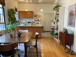 2909 W Dickens Ave, Unit 1 in Chicago, IL - Foto de edificio - Building Photo