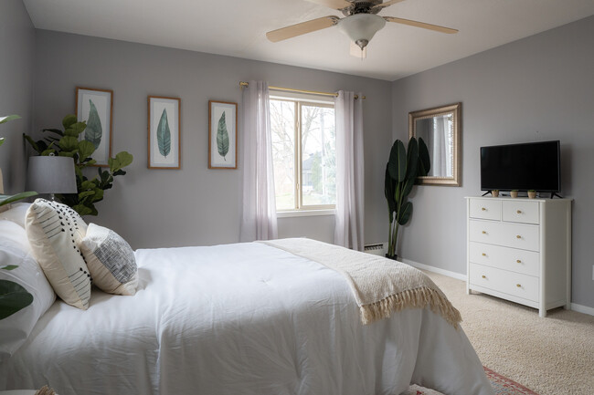property at 5136 Hiawatha Ave