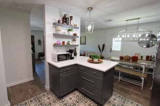 41 Moriarty St NW in Fort Walton Beach, FL - Building Photo - Building Photo