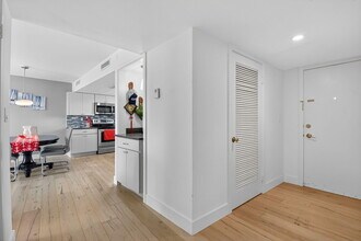 2505 S Ocean Blvd in Palm Beach, FL - Building Photo - Building Photo