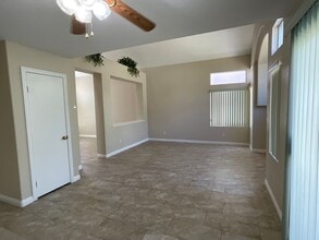4461 Warbonnet Way in Las Vegas, NV - Building Photo - Building Photo