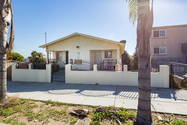 2685 J St in San Diego, CA - Foto de edificio - Building Photo