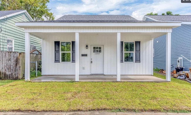 property at 818 S 10th St