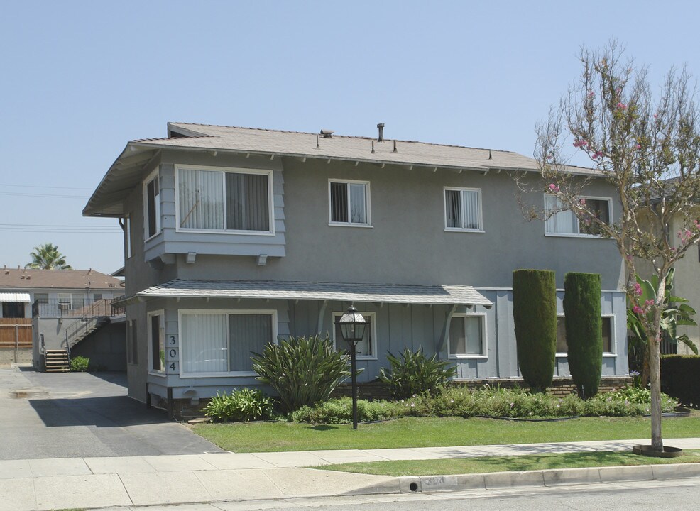 304 N 4th St in Alhambra, CA - Building Photo