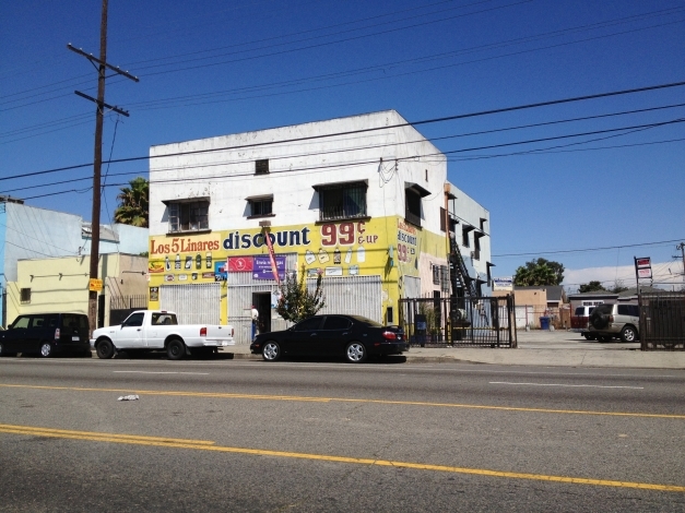 11226 S Central Ave in Los Angeles, CA - Foto de edificio