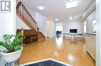 386 Wilfred Murison Ave in Markham, ON - Building Photo - Building Photo