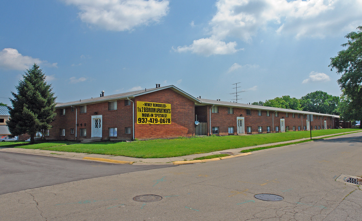 Beachler Place in Miamisburg, OH - Building Photo