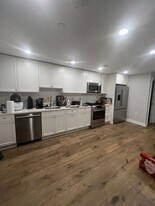 14 Mt Hood Rd in Boston, MA - Building Photo