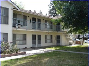 Cole Manor Apartments in Garden Grove, CA - Building Photo - Building Photo