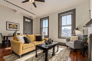 126 E 13th St in Cincinnati, OH - Building Photo