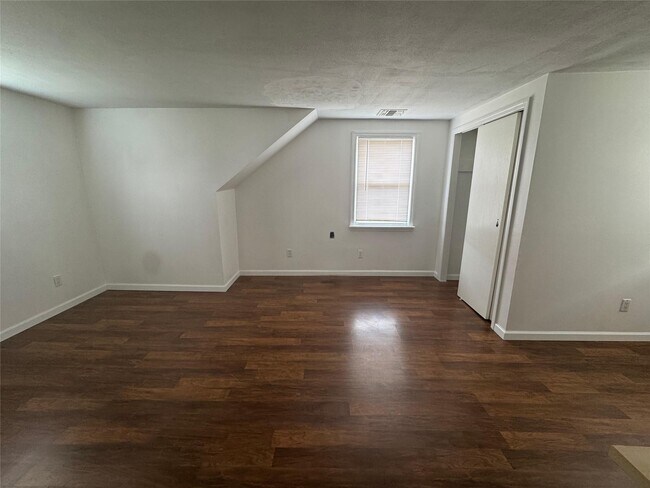 21 W Marshall St in Hempstead, NY - Building Photo - Building Photo