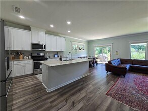 4709 Dufour Dr in Lilburn, GA - Building Photo - Building Photo