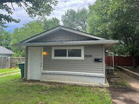 2020 N Alexander St in Sherman, TX - Building Photo