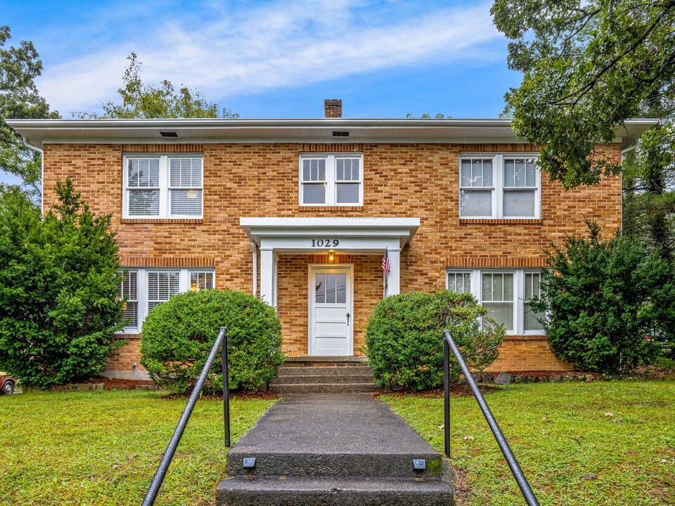 1029 Patton St in Hendersonville, NC - Building Photo