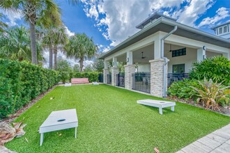 7417 Sungold Meadow Ct in Apollo Beach, FL - Foto de edificio - Building Photo