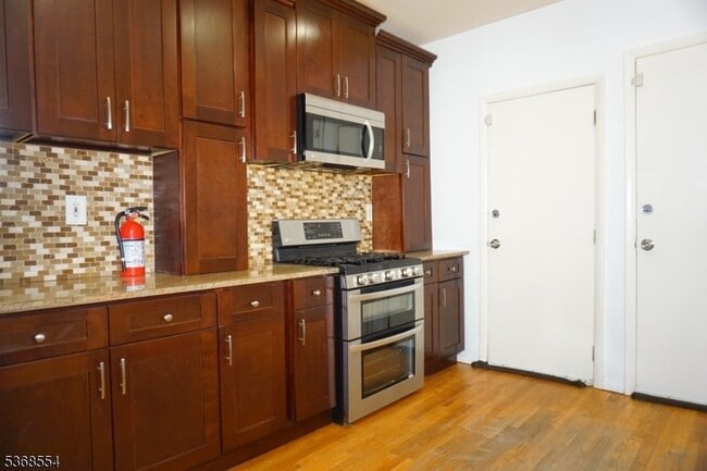 247 Mt Prospect Ave in Newark, NJ - Building Photo - Building Photo