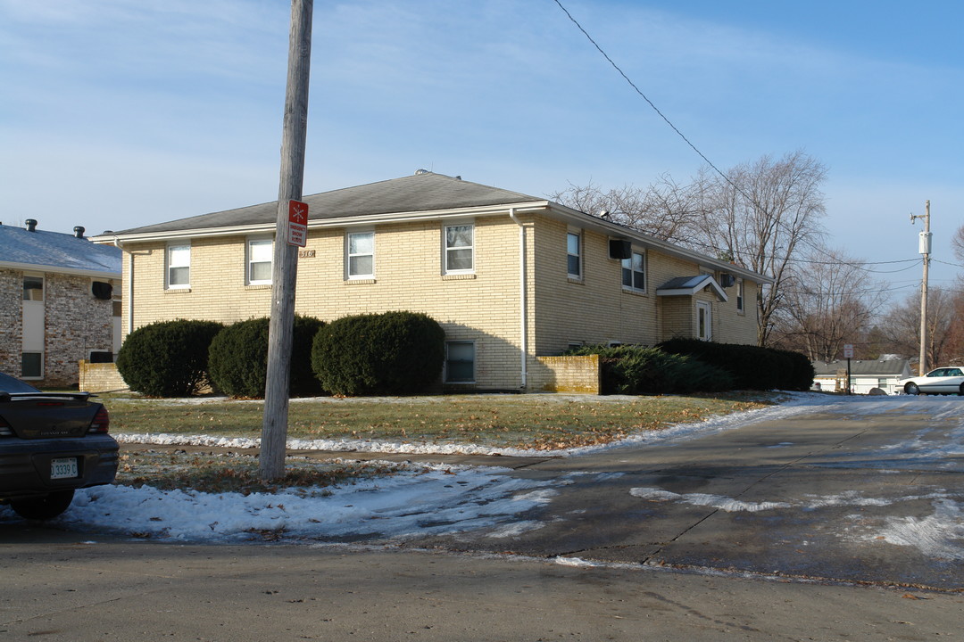 320 NW College Ave in Ankeny, IA - Building Photo